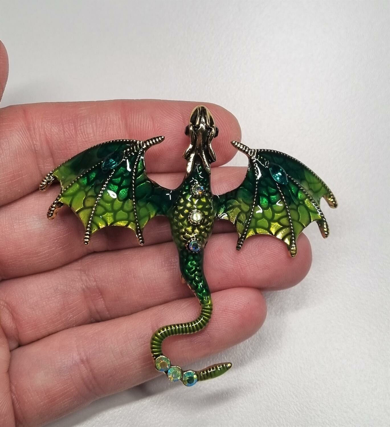 1 st detaljrik brosch hänge - Drake (grön)