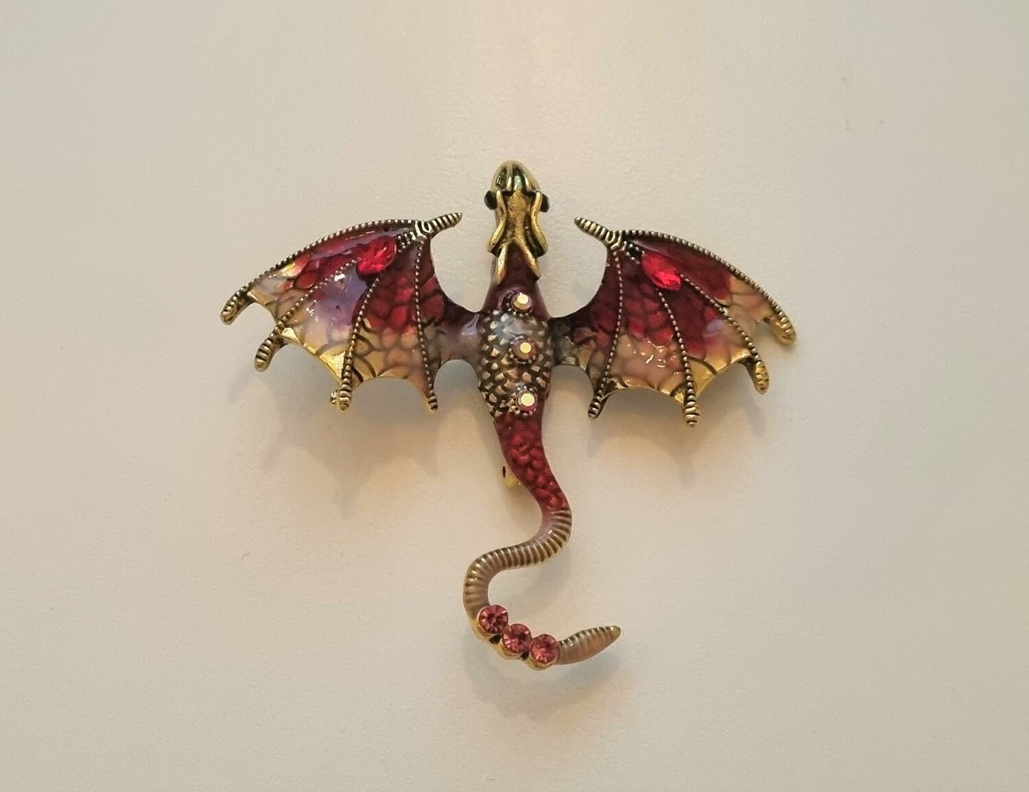 1 st detaljrik brosch hänge - Drake (röd)