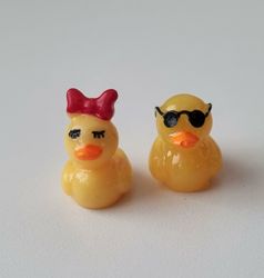 2 st små ankor. Miniatyrer / figuriner för dockskåpet, tittskåp mm