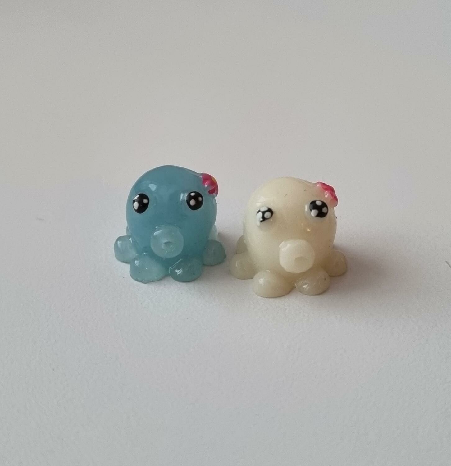 Handmålade bläckfiskar. Miniatyrer / figuriner för dockskåpet, tittskåp mm
