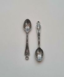 2 st Skedar, berlocker charms miniatyrer