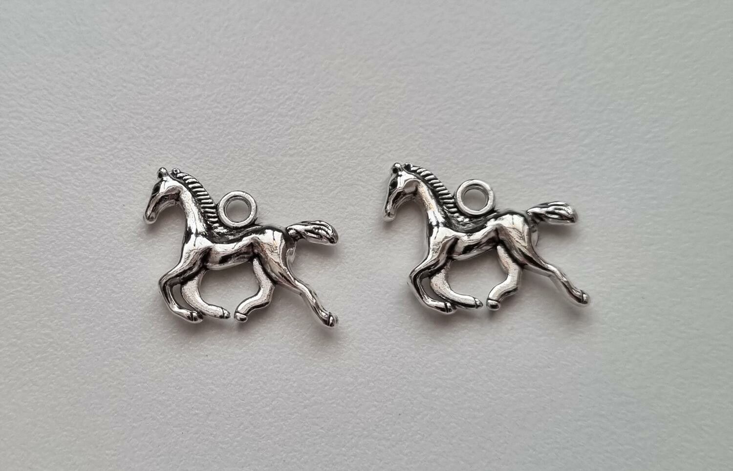 2 st hästar, hästberlocker, berlocker charms