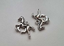 2 st hästar, hästberlocker, berlocker charms