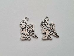 2 st Änglar berlocker / charms (silverfärgade)