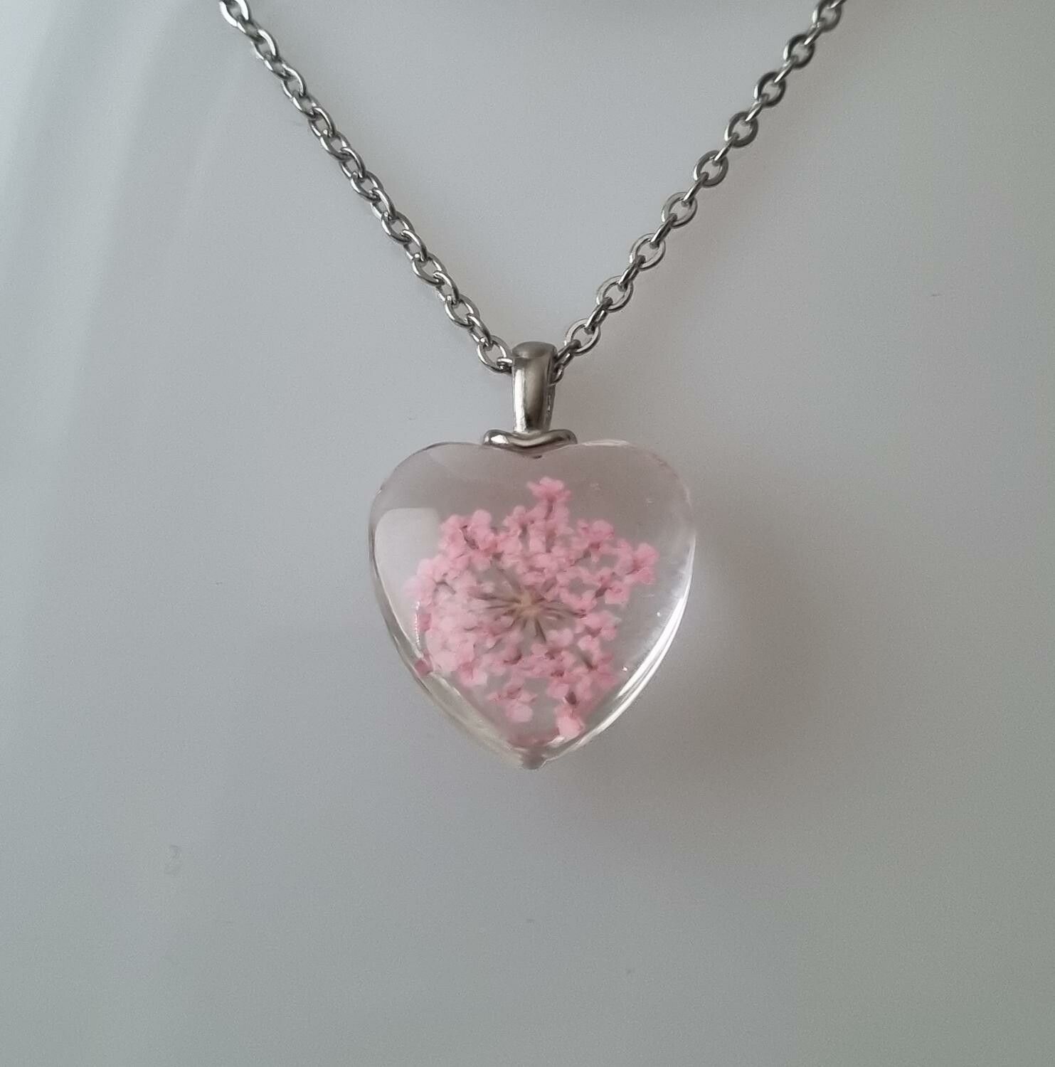 Halsband med hjärtformad glasberlock - Rosa glasberlock