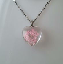 Halsband med hjärtformad glasberlock - Rosa glasberlock
