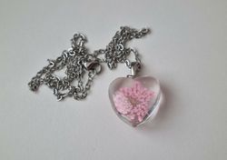 Halsband med hjärtformad glasberlock - Rosa glasberlock
