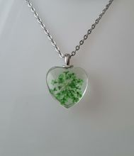 Halsband med hjärtformad glasberlock - Grön glasberlock