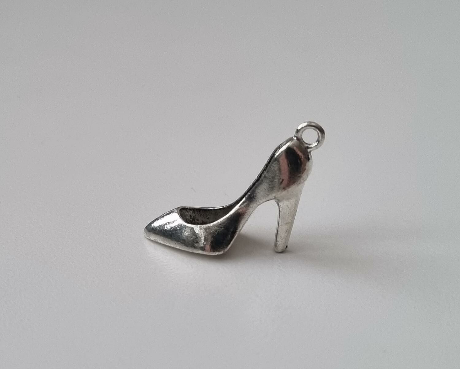 Silverfärgad klacksko, sko - Berlock / charm