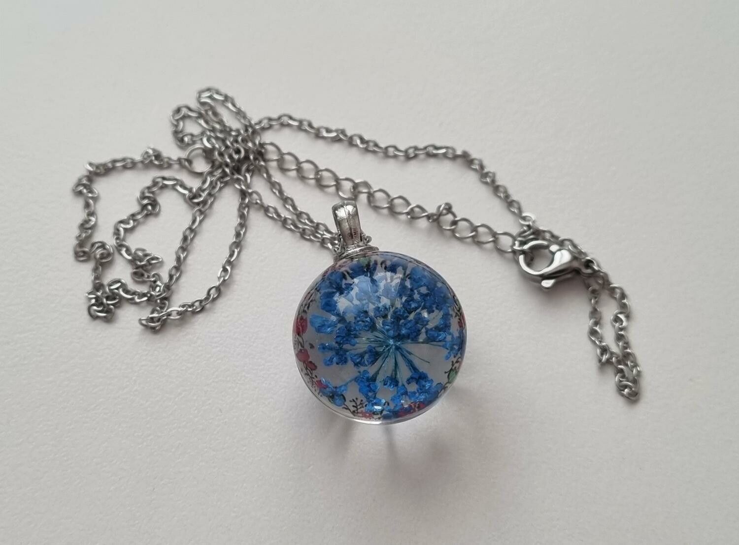 Halsband med rund glasberlock (45-50 cm lång kedja) - Blå glasberlock