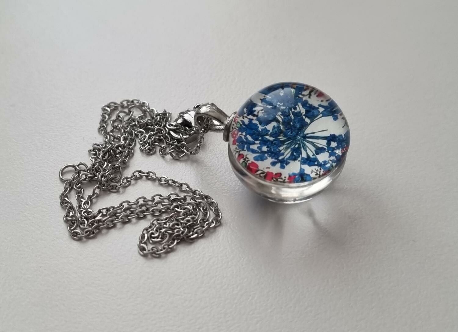 Halsband med rund glasberlock (45-50 cm lång kedja) - Blå glasberlock