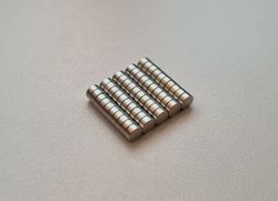 50 st Neodymium magneter (3x1,5 mm) runda magneter