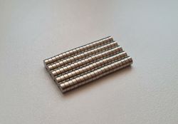 100 st Neodymium magneter (3x1,5 mm) runda magneter