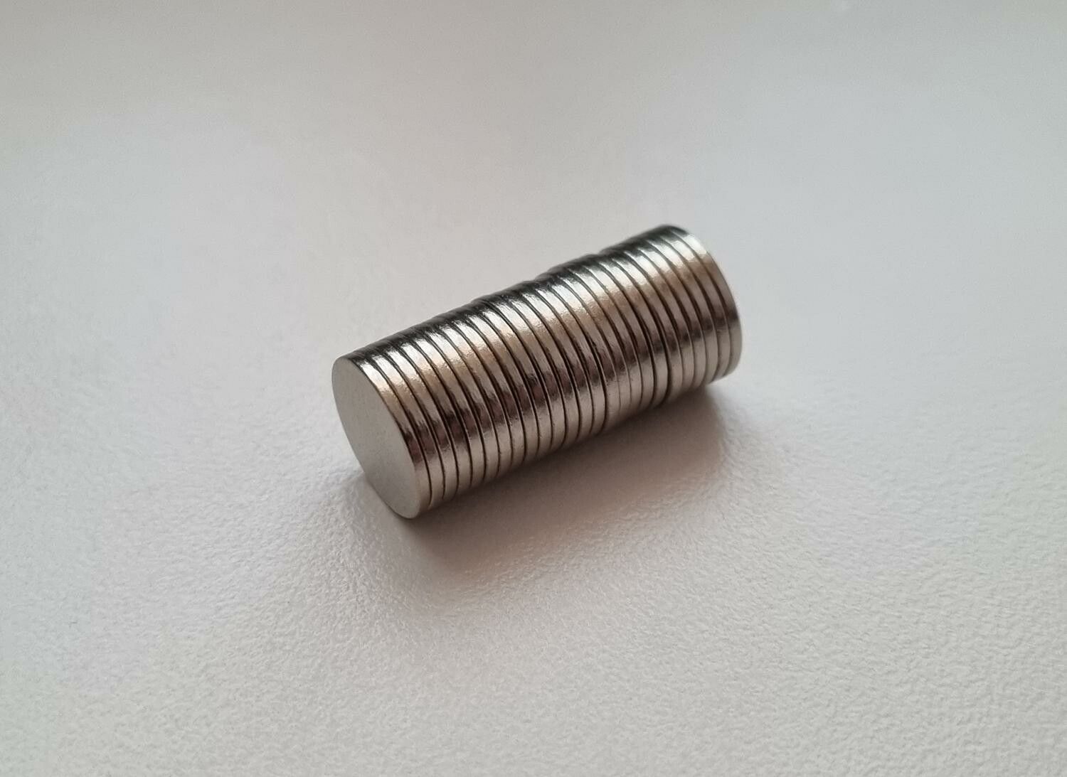 25 st Neodymium magneter (10x1 mm) runda magneter