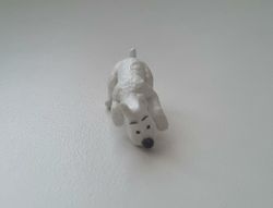 Miniatyr, vit liten hund - till dockhus, tittskåp med mera (variant 1)