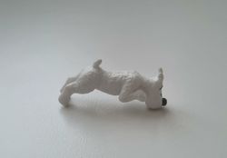 Miniatyr, vit liten hund - till dockhus, tittskåp med mera (variant 2)