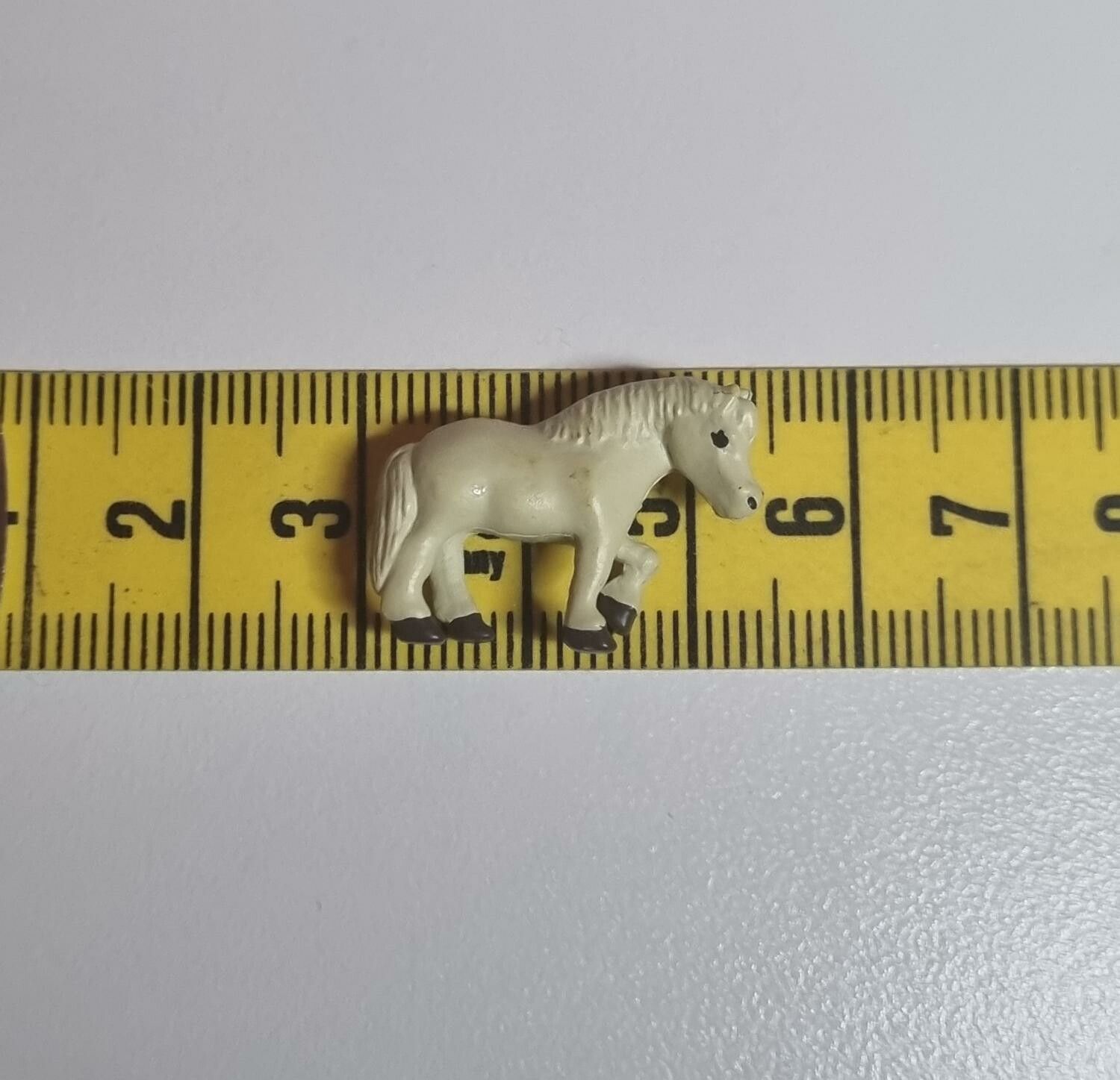 Kylskåpsmagnet Häst, miniatyr, minidjur med magnet
