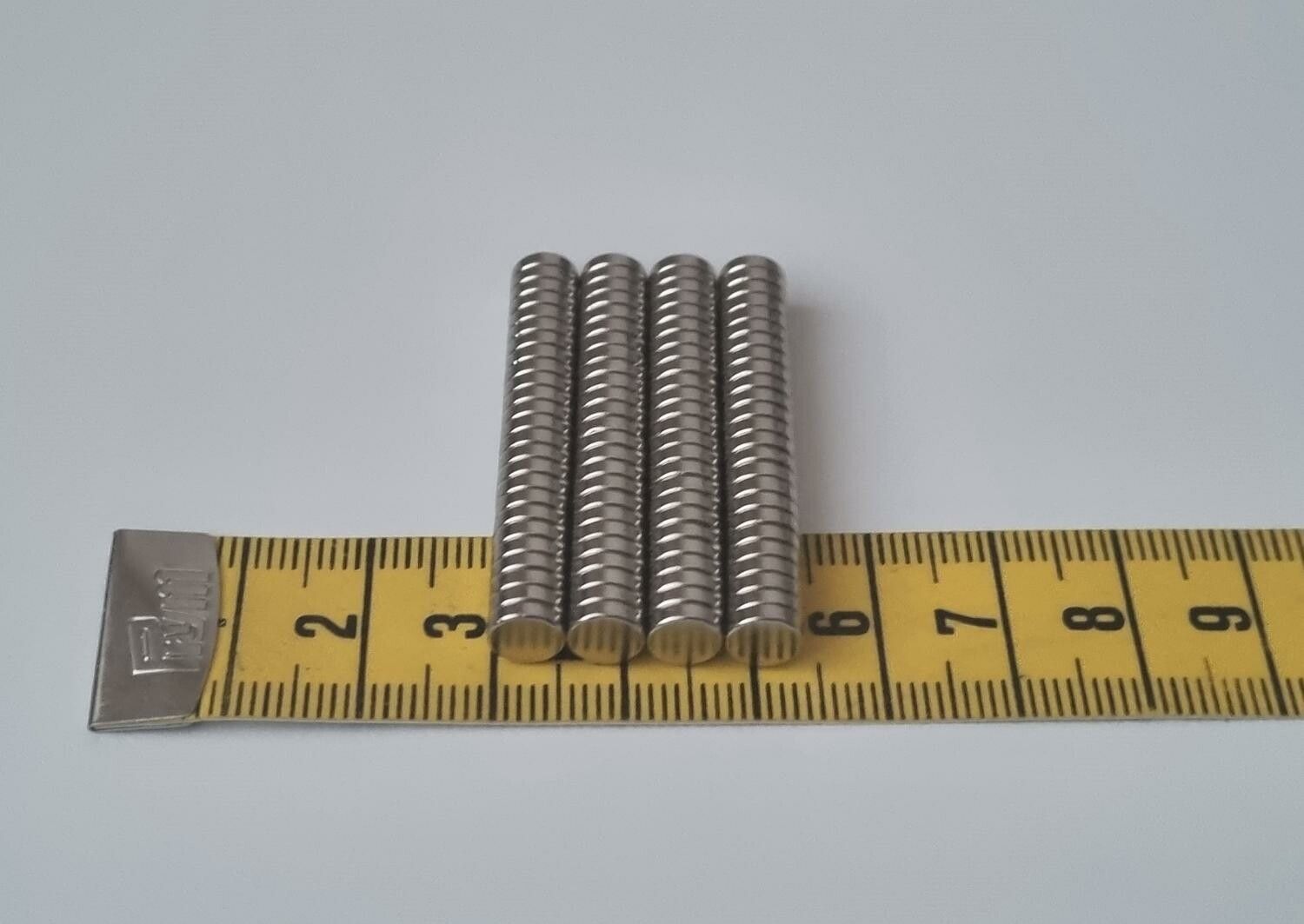100 st Neodymium magneter (6x2 mm) runda magneter