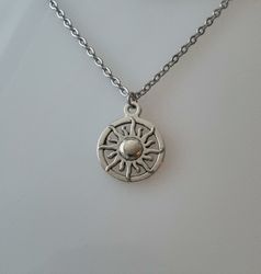 Halsband (45 cm) i rostfritt stål med söt berlock - Sol