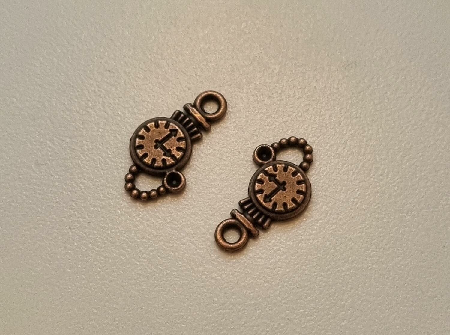 2 st söta små berlocker klockor i steampunk, kopparfärgade klockberlocker