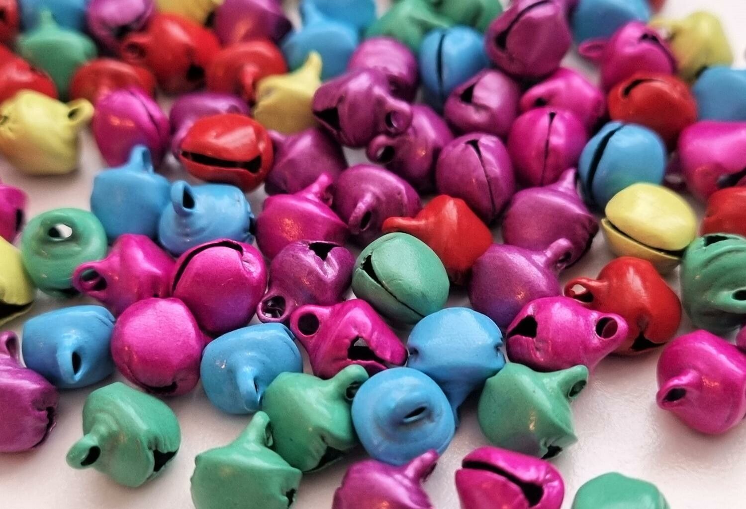 30 st bjällror, julbjällror, berlocker / charms för smyckestillverkning