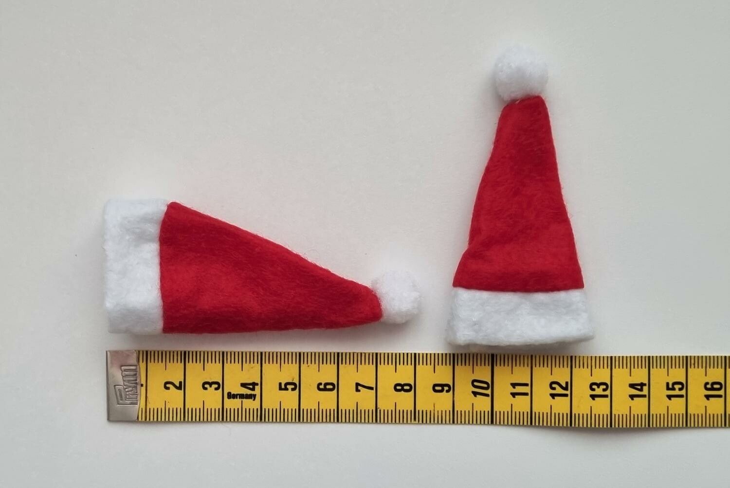 5 st små tomtemössor, miniatyrer för klubböverdrag, julgranspynt med mera