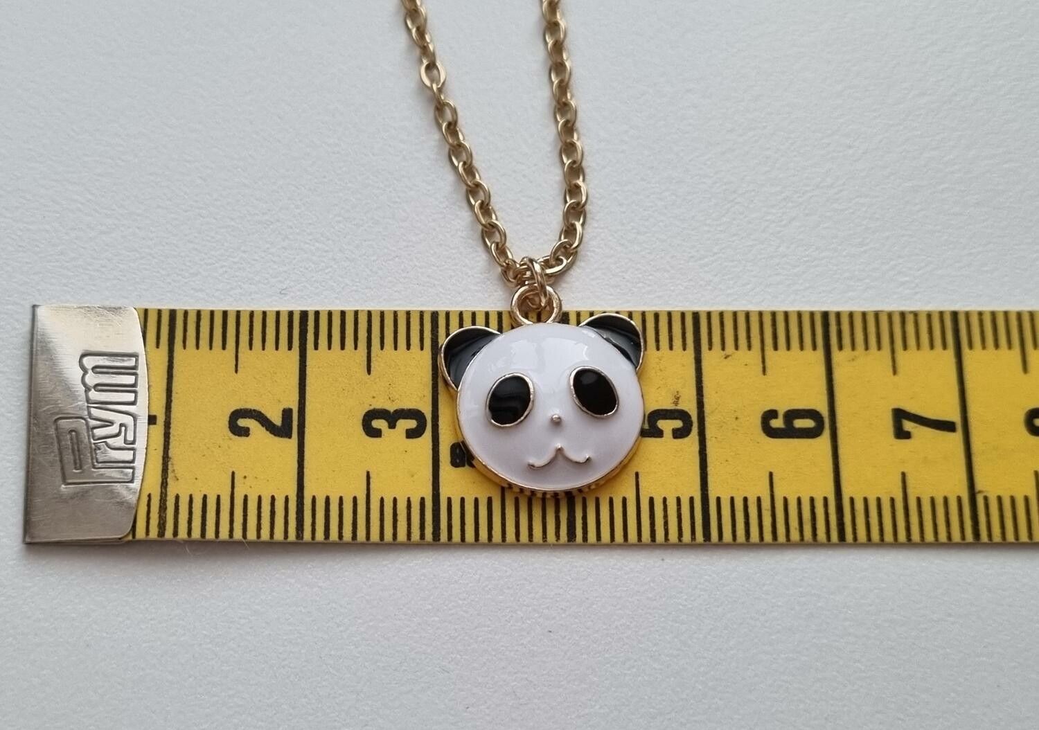 Guldfärgat halsband med en panda, berlock / charm