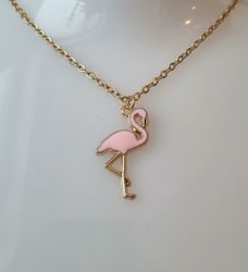 Guldfärgat halsband med en flamingo, berlock / charm