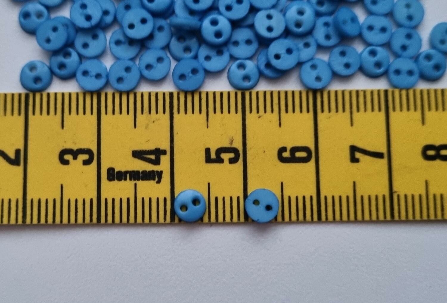 30 st blå knappar / dockknappar miniatyrer (4 mm)