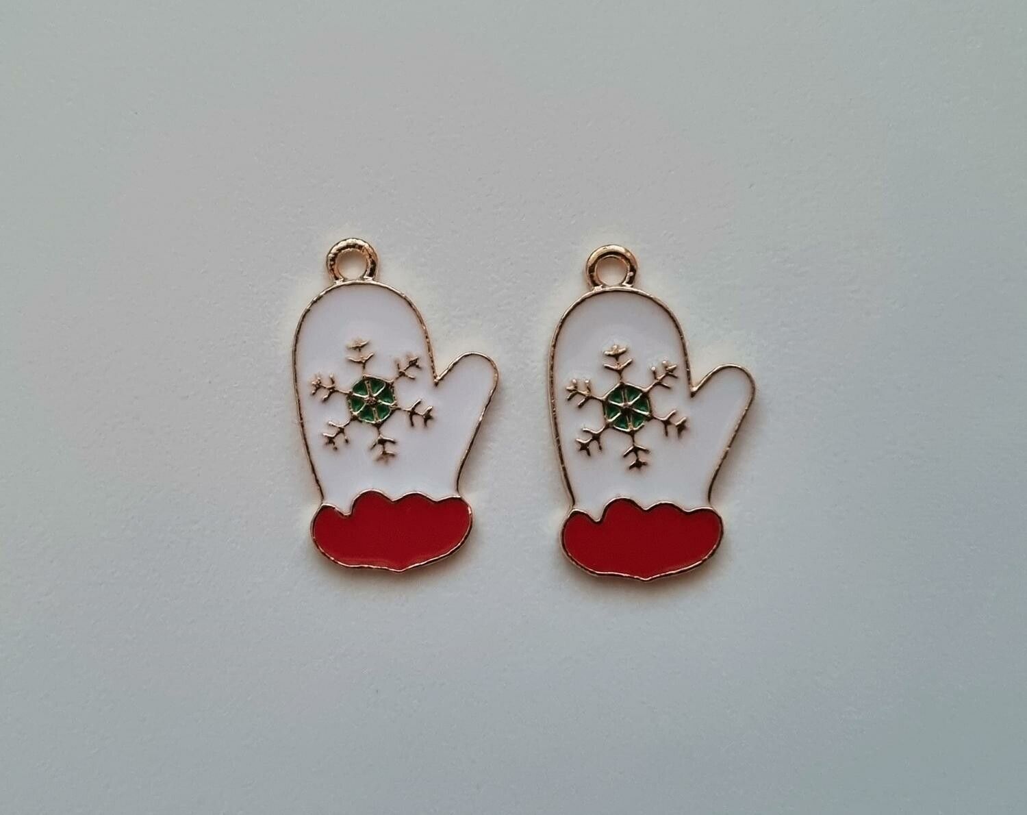 2 st julvantar. Hängen / berlocker / charms till jul