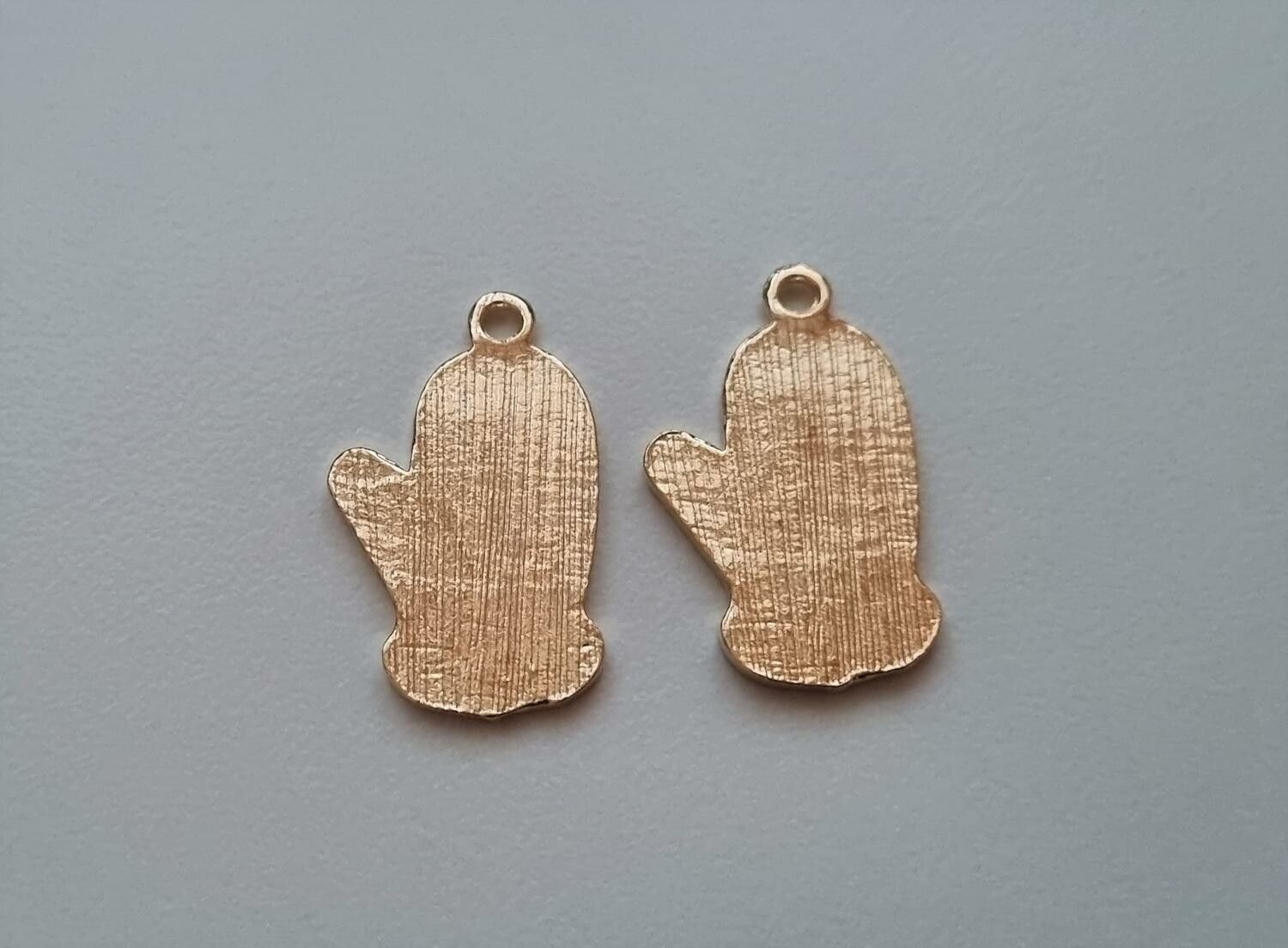2 st julvantar. Hängen / berlocker / charms till jul