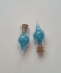 2 st små glasflaskor, flaskor med kork miniatyrer glasburkar