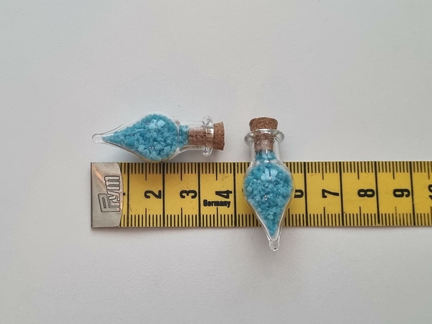2 st små glasflaskor, flaskor med kork miniatyrer glasburkar