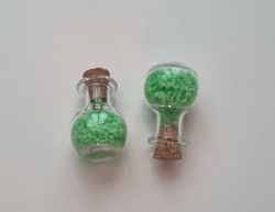 2 st små glasflaskor, flaskor med kork miniatyrer glasburkar