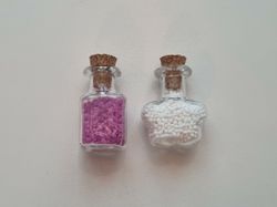 2 st små glasflaskor, flaskor med kork miniatyrer glasburkar
