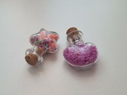 2 st små glasflaskor, flaskor med kork miniatyrer glasburkar
