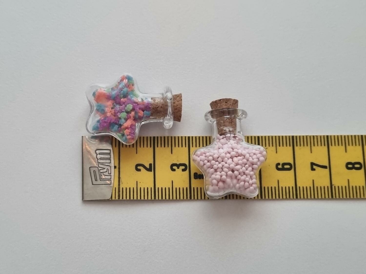 2 st små glasflaskor, flaskor med kork miniatyrer glasburkar