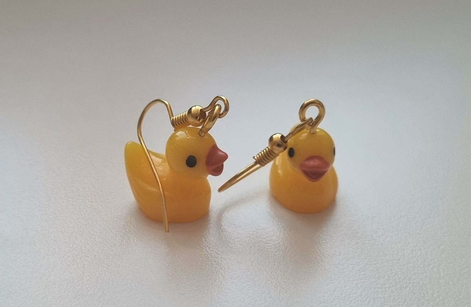 Ett par örhängen, Gula ankor