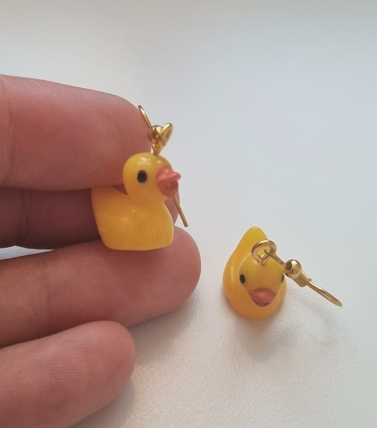 Ett par örhängen, Gula ankor