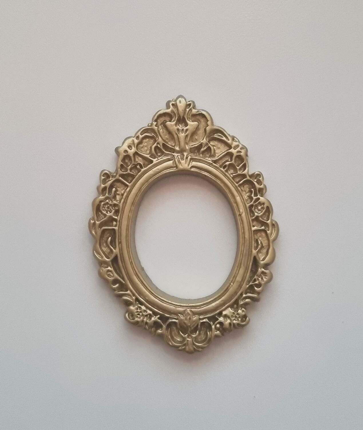 Miniatyr tavelram, ram - till dockhus, tittskåp med mera (variant 3)