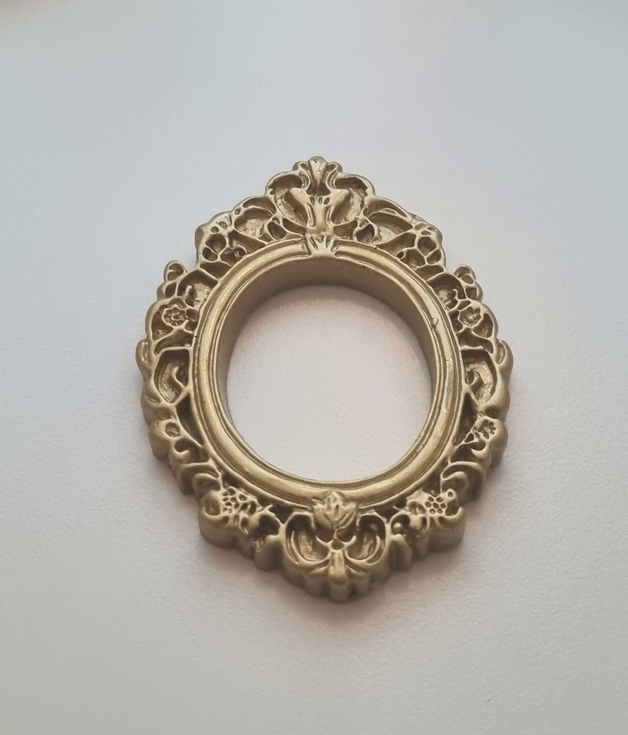 Miniatyr tavelram, ram - till dockhus, tittskåp med mera (variant 3)