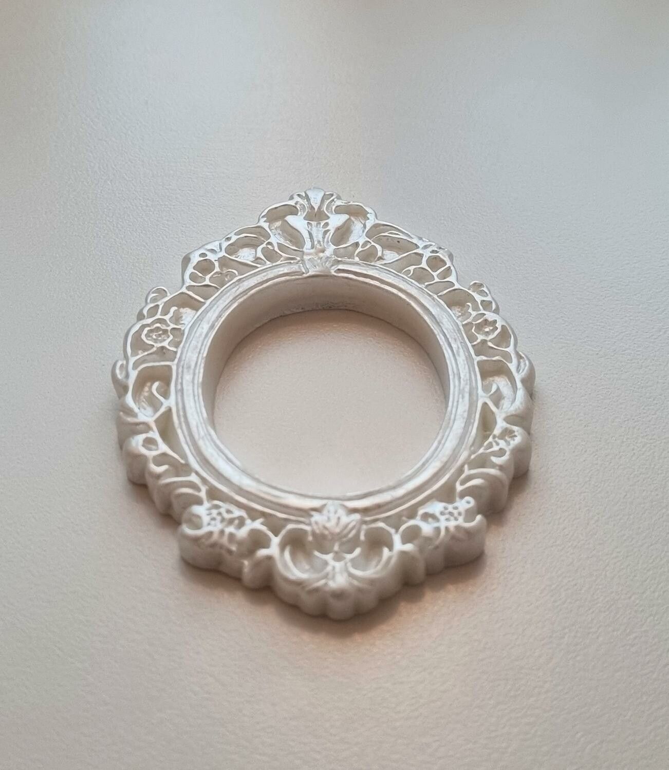 Miniatyr tavelram, ram - till dockhus, tittskåp med mera (variant 1)