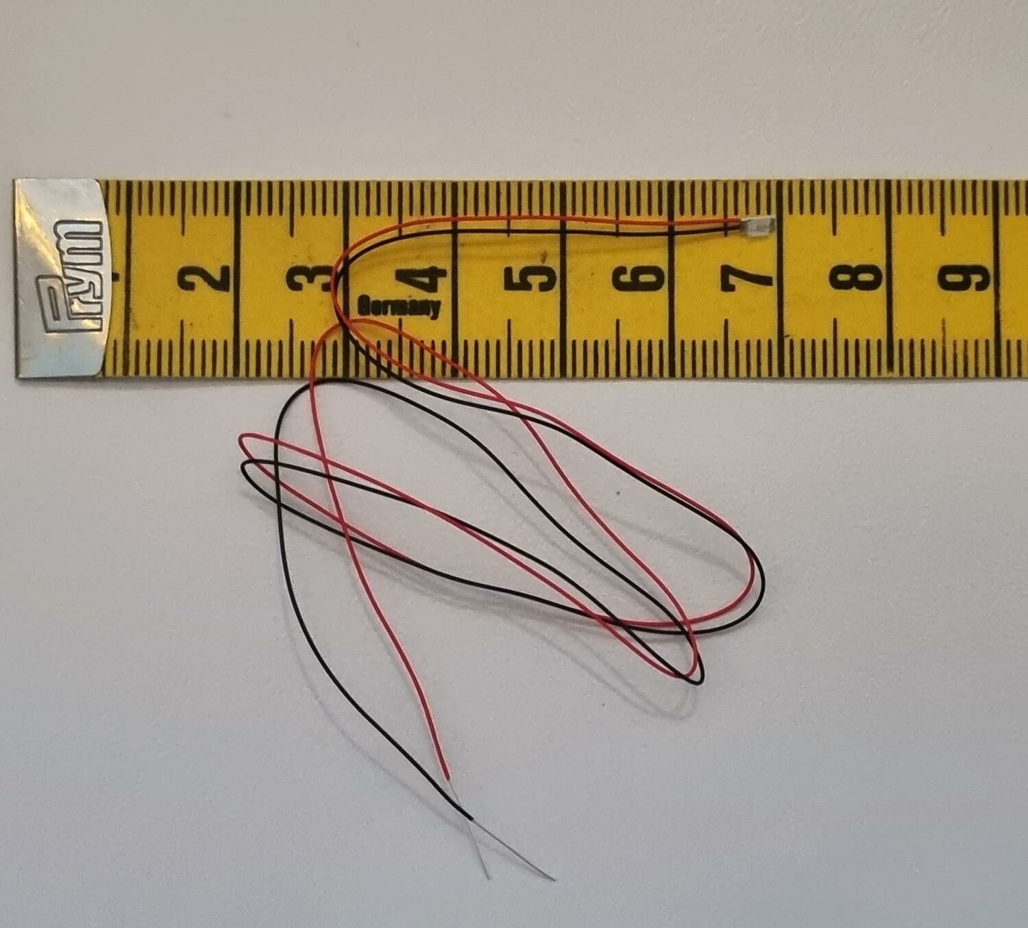 Tråd med LED-ljus (rött) För dockhus, tittskåp, tågräls