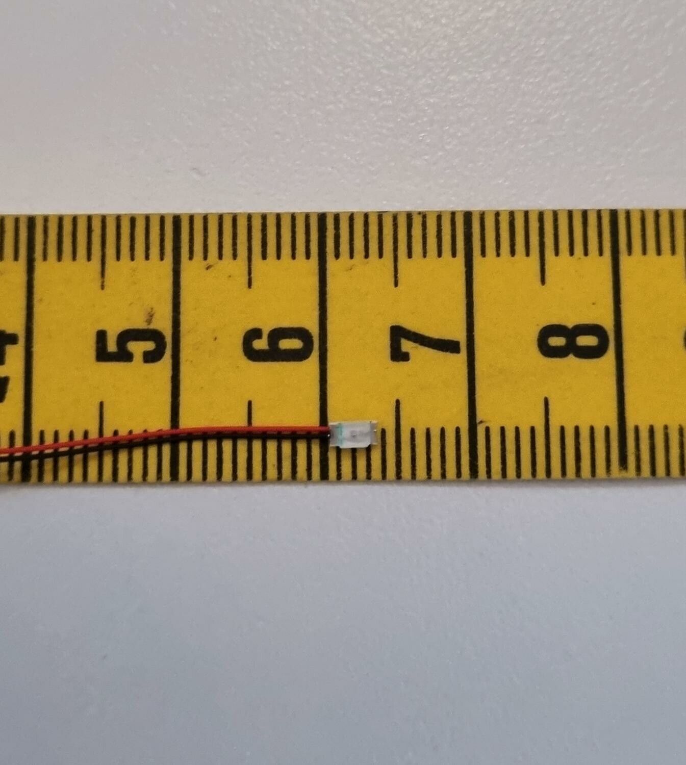 Tråd med LED-ljus (rött) För dockhus, tittskåp, tågräls
