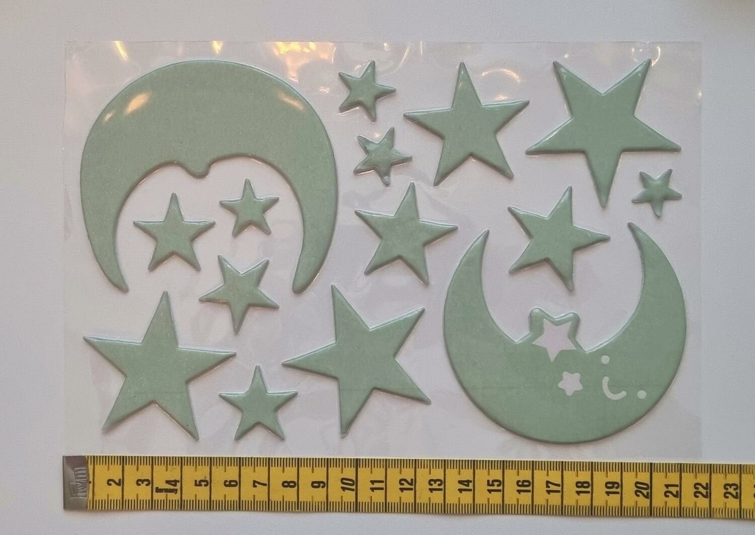 Självlysande stickers, månar och stjärnor (15 st)