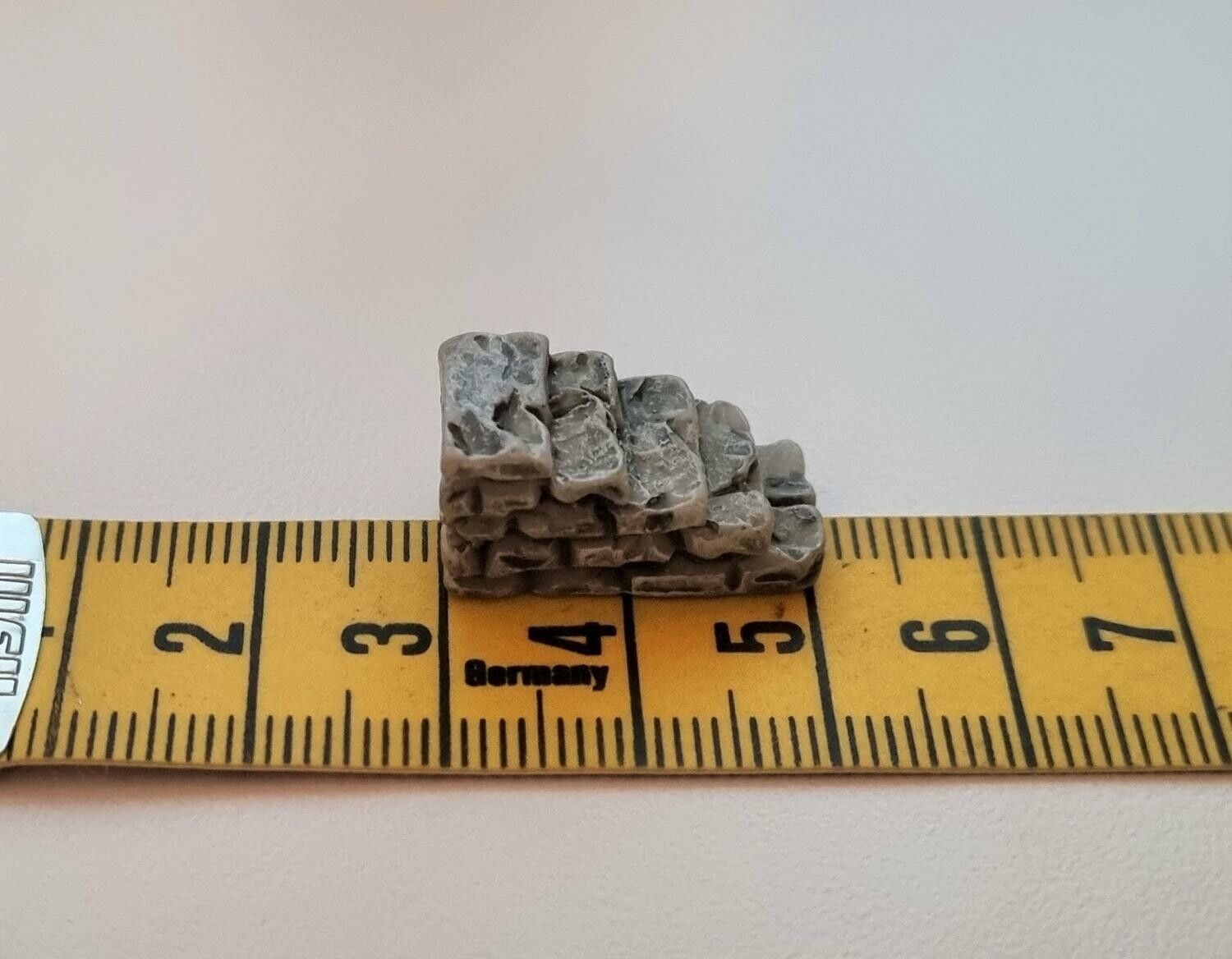 1 st trappa. Miniatyrer / figuriner för dockskåpet, tittskåp mm (variant 1)