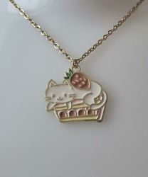 Guldfärgat halsband (45 cm) med en katt, kattberlock