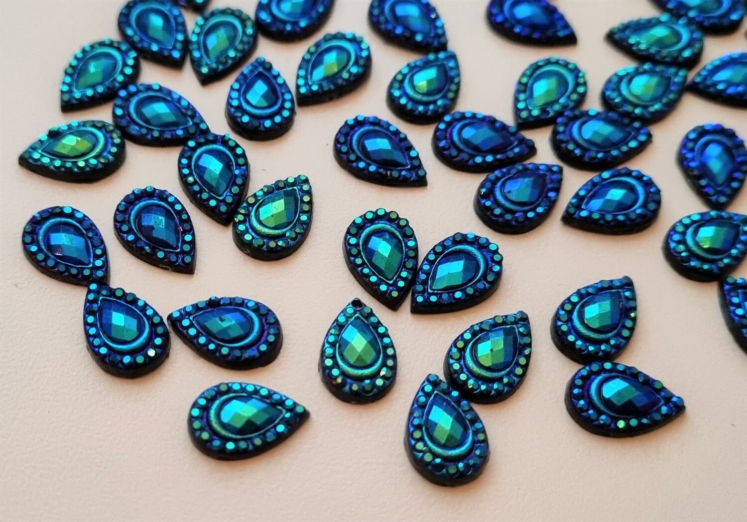 25 st flatbacks / peacock eyes / droppar för dekoration och scrapbooking