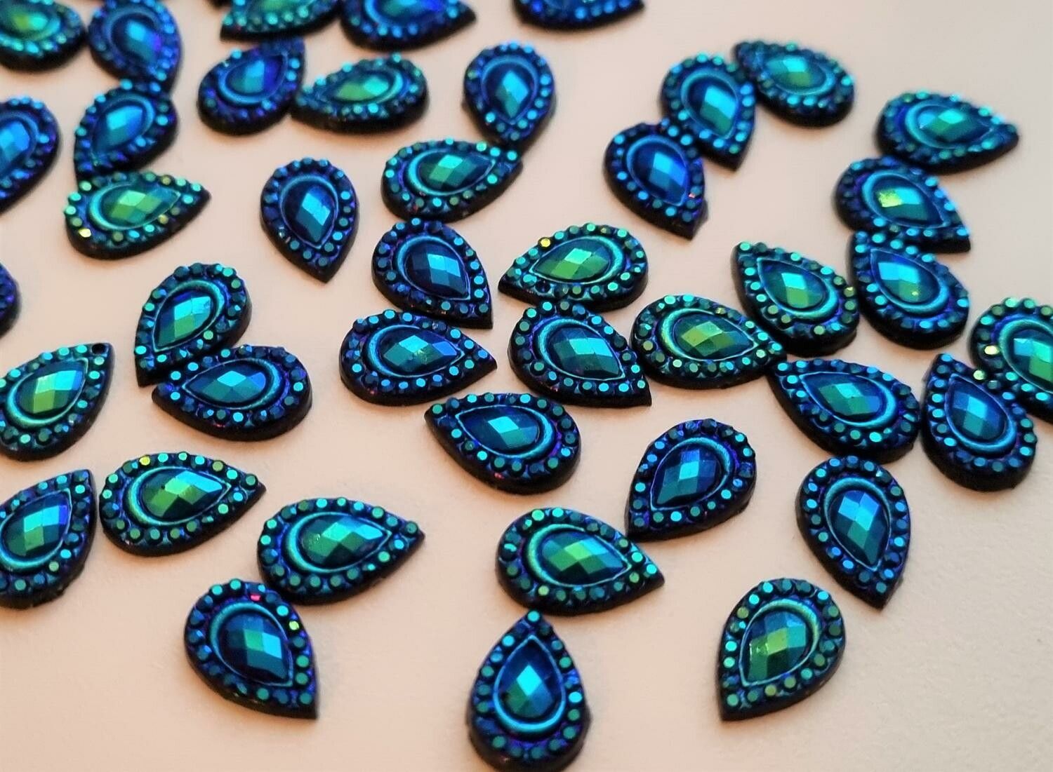 25 st flatbacks / peacock eyes / droppar för dekoration och scrapbooking