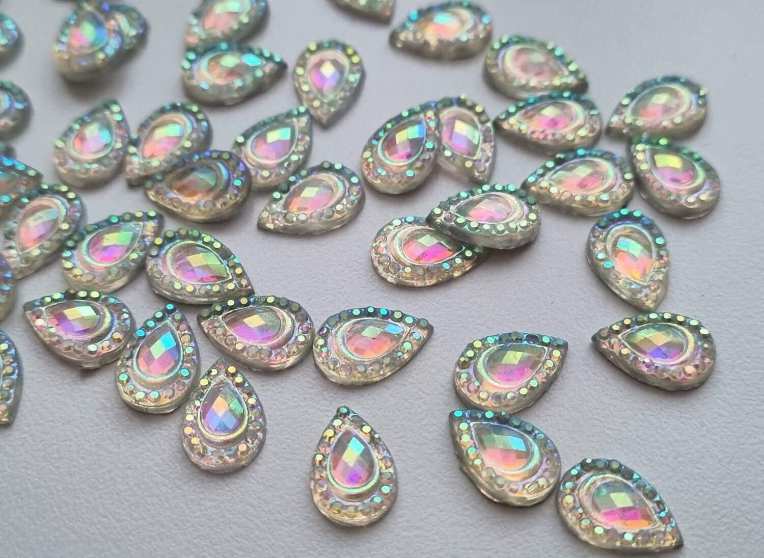 30 st flatbacks / peacock eyes / droppar för dekoration och scrapbooking